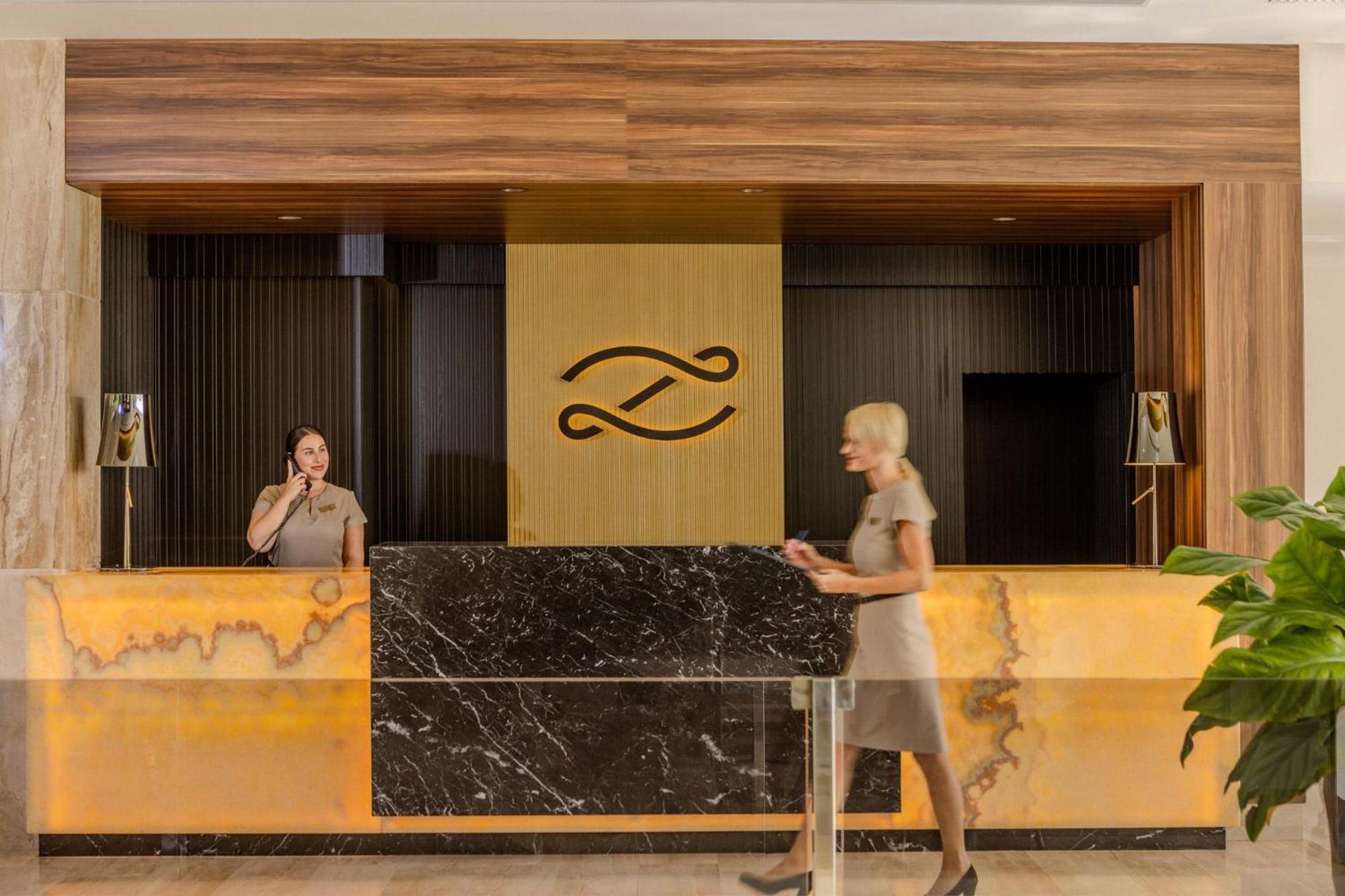 Zafiro Palace Palmanova Екстериор снимка